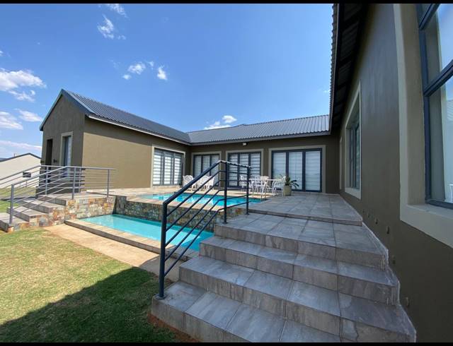 3 BEDROOM HOUSE TO LET IN VULINTABA COUNTRY ESTATE
